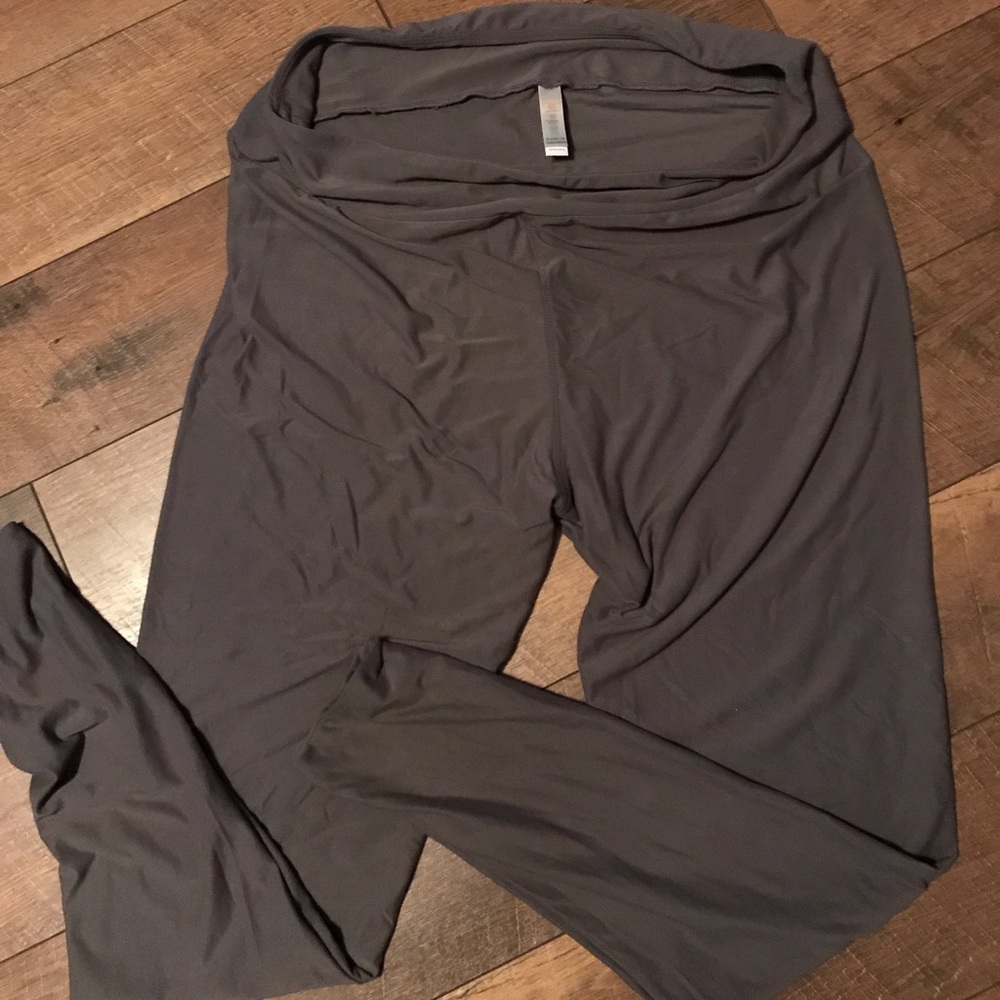 LuLaRoe TC gray leggings